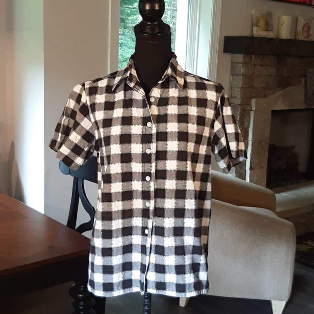 Mississippi River Blues sz M Boys Black and White Button Down